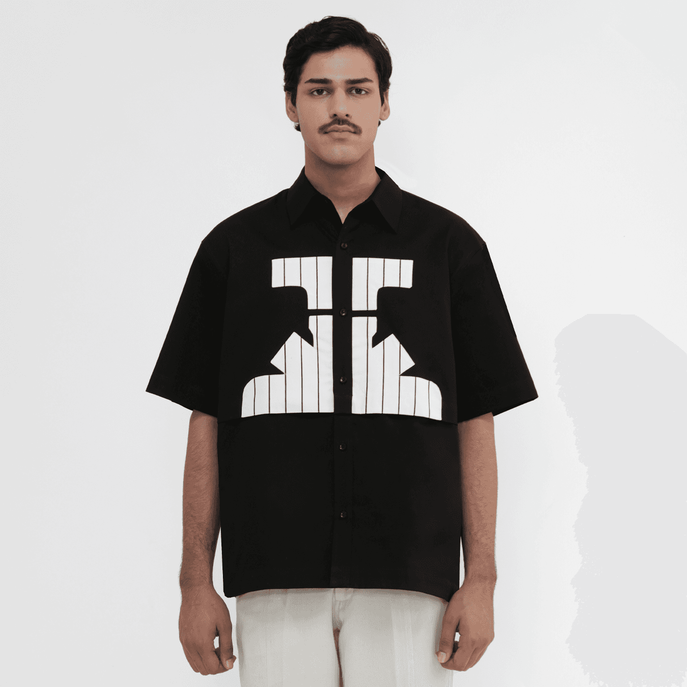 Hydrant applique shirt BL